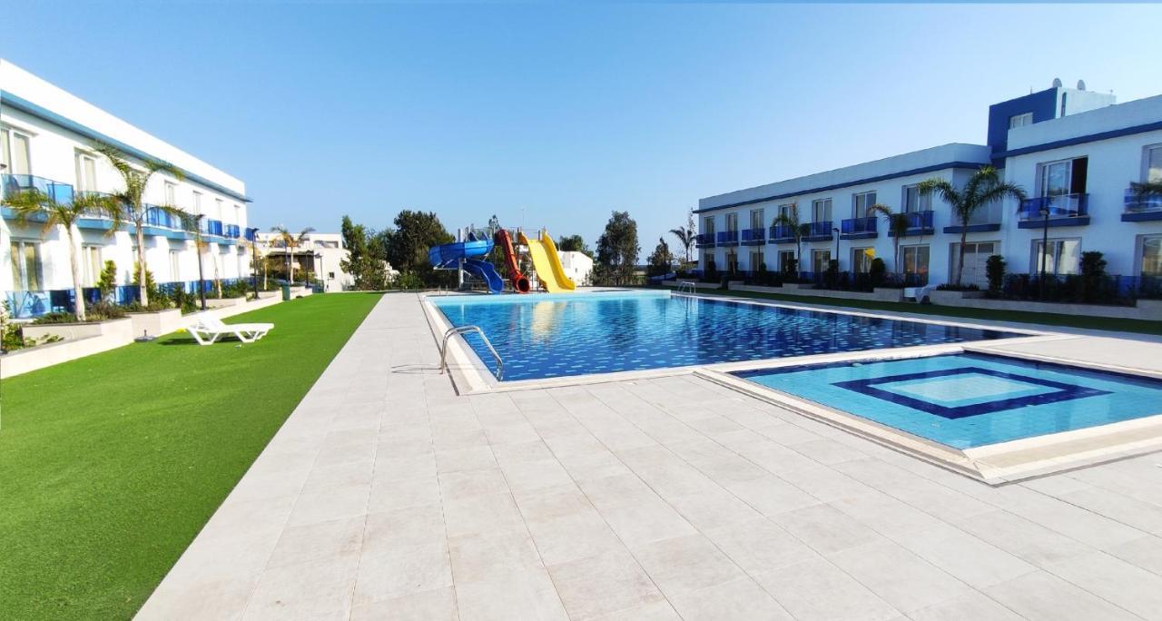 Royal Life Poseidon A With A Sea View In Long דירה